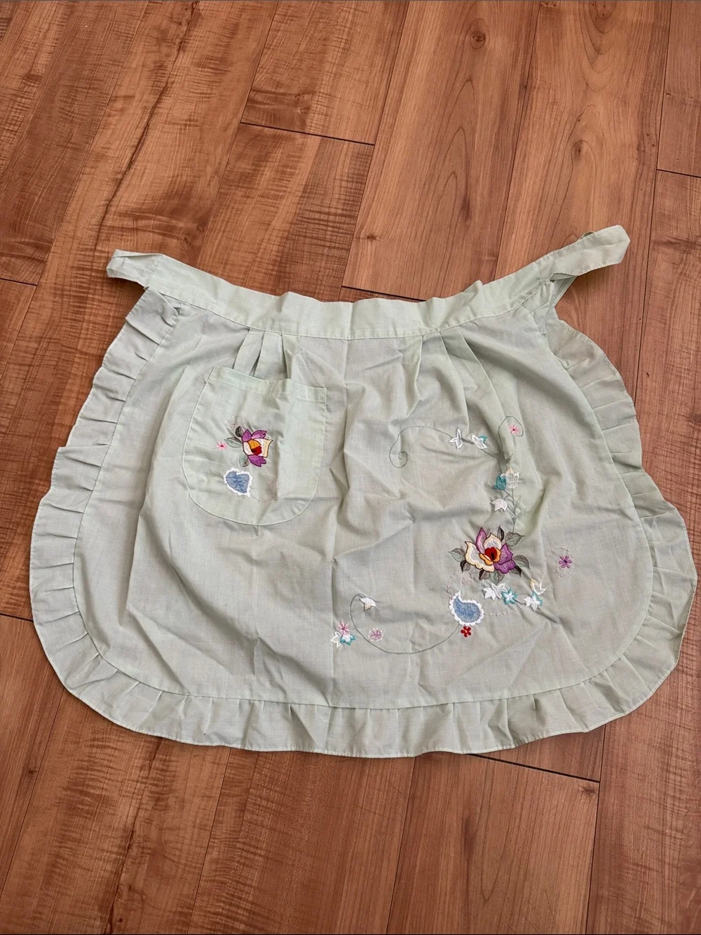 Embroidered Floral Ruffle Apron in Light Sage